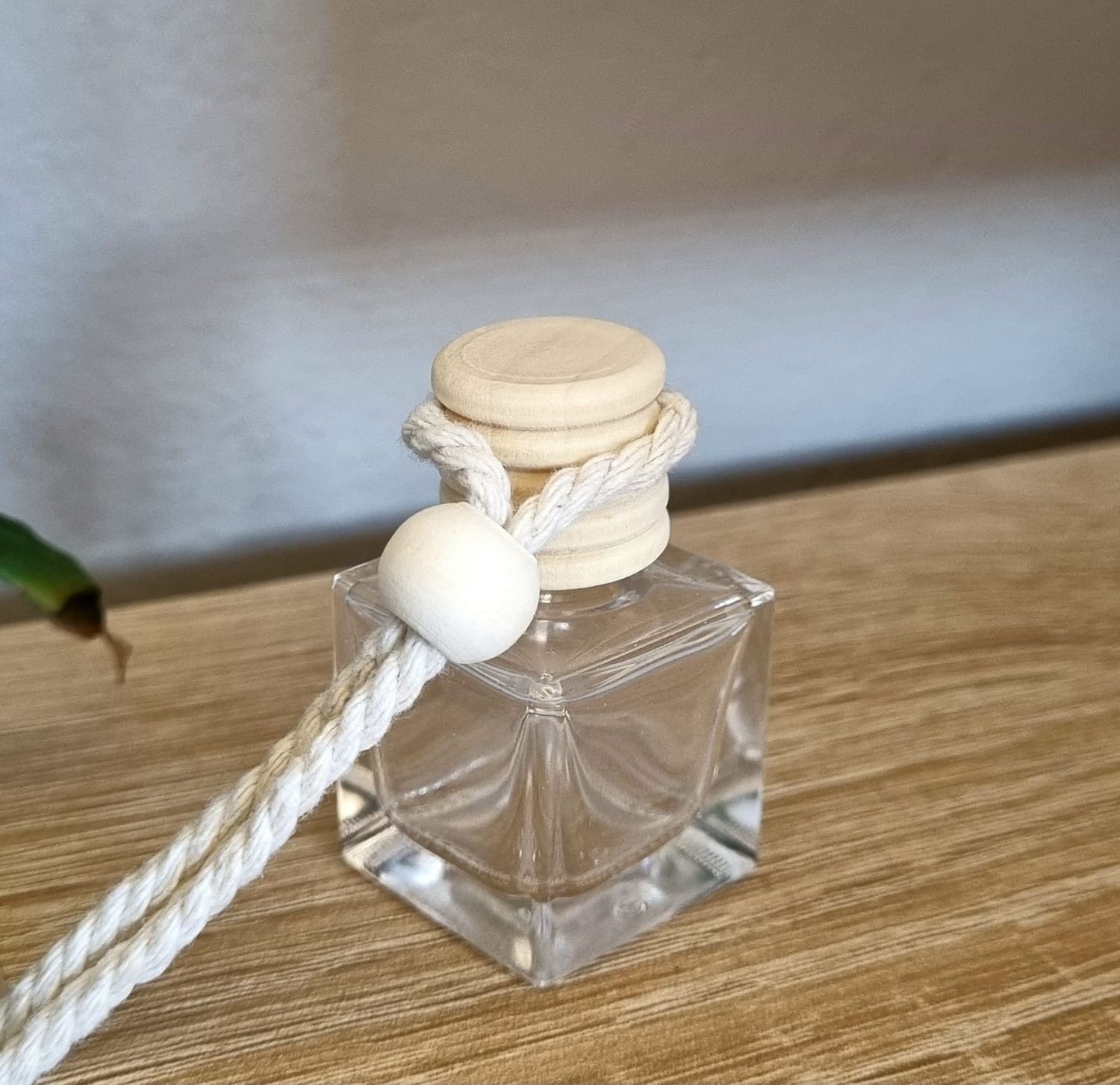 Hanging Bottle (10ml)