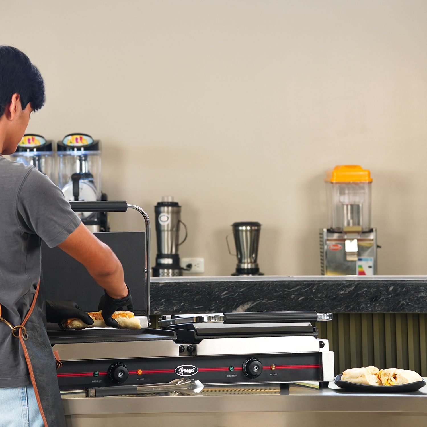 Sanduchera de 2 Platos - FG-813E