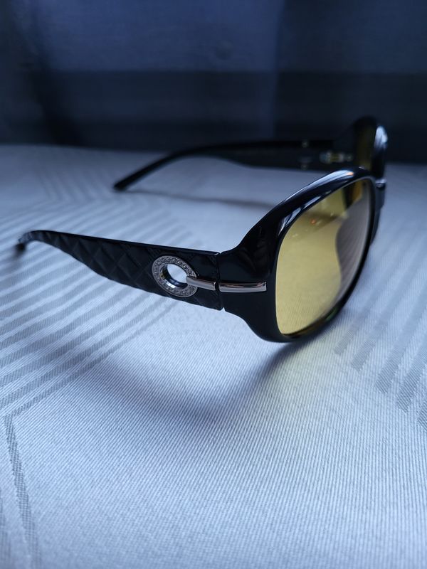 LUNETTES DE SOLEIL POLARISEES POUR FEMME COULEUR SOLEIL VOIR LA VIE LUMINEUSE, PLUS QUE 1 PAIRE EN STOCK !