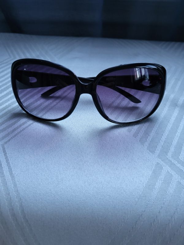 LUNETTES DE SOLEIL POLARISEES POUR FEMME COULEUR VIOLET VOIR LA VIE DIFFEREMMENT, PLUS QUE 1 PAIRE EN STOCK !