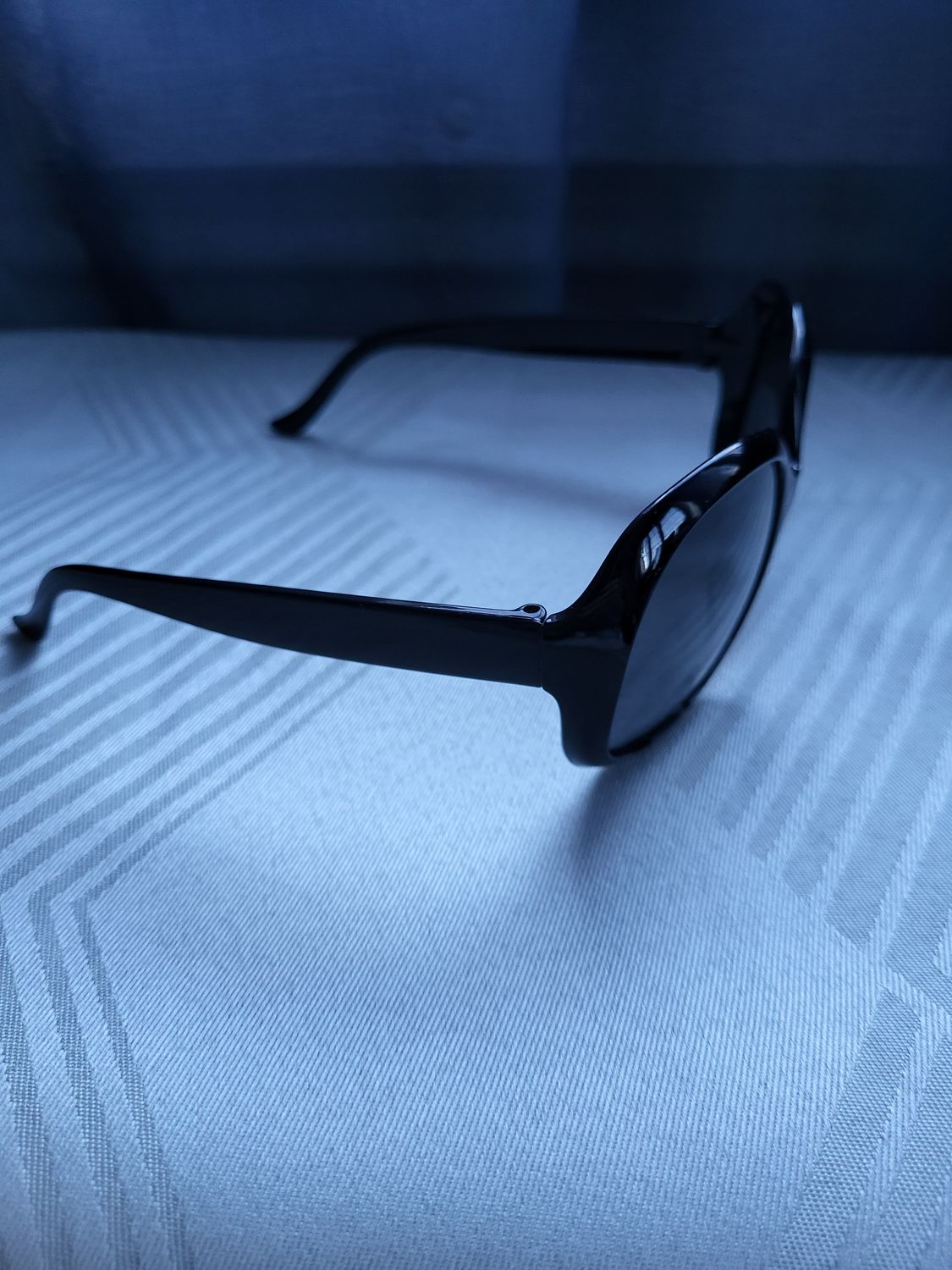 LUNETTES DE SOLEIL POLARISEES POUR FEMME COULEUR NOIR VOIR LA VIE PROTEGE, PLUS QUE 1 PAIRE EN STOCK !