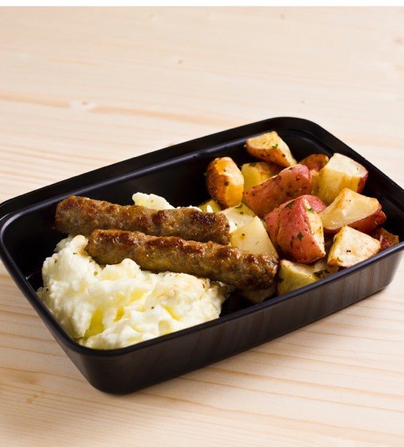4oz Egg Whites, Red Potatoes, Turkey Sausage
