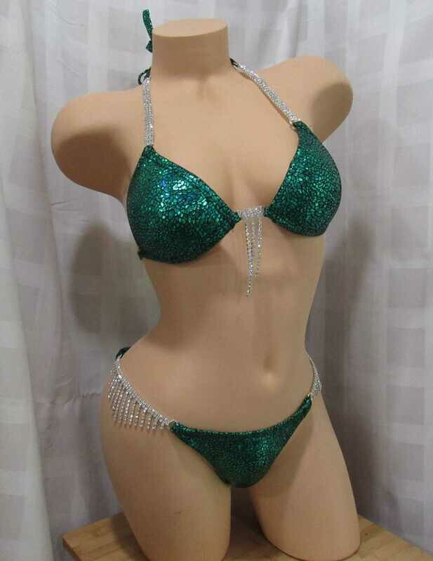 COMPETITION BIKINI