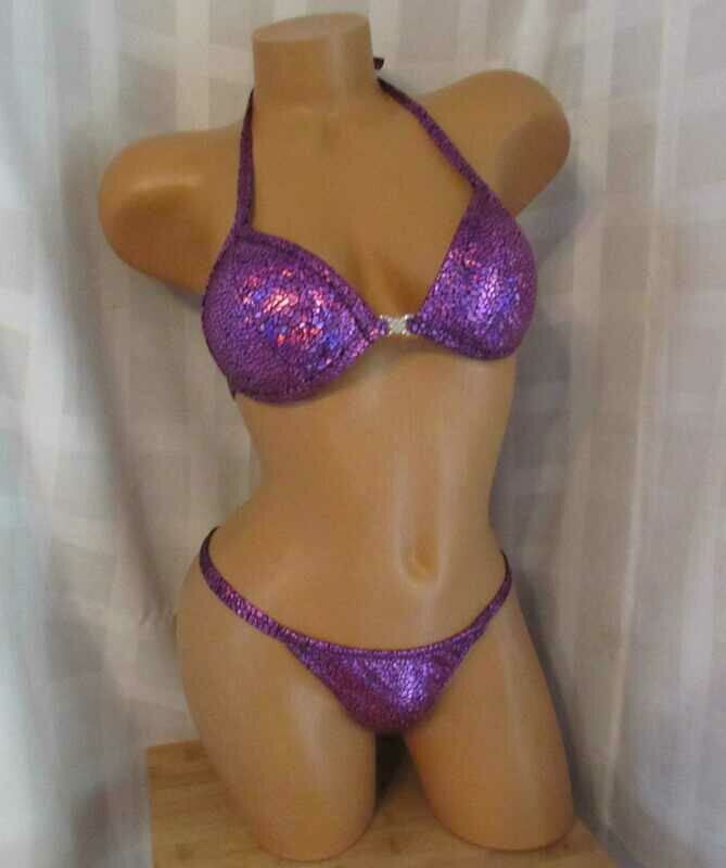 COMPETITION BIKINI