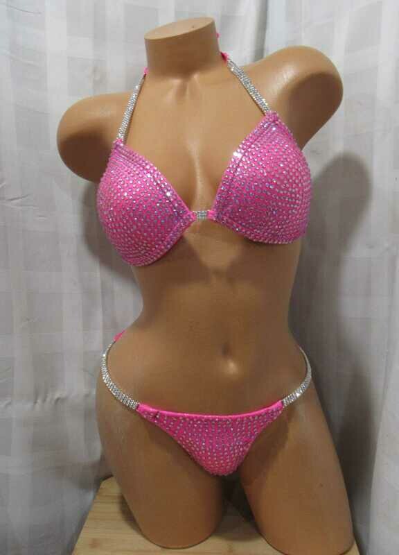 COMPETITION BIKINI