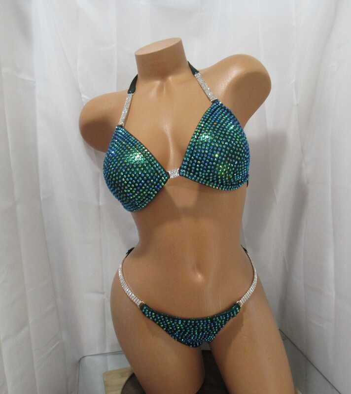 COMPETITION BIKINI
