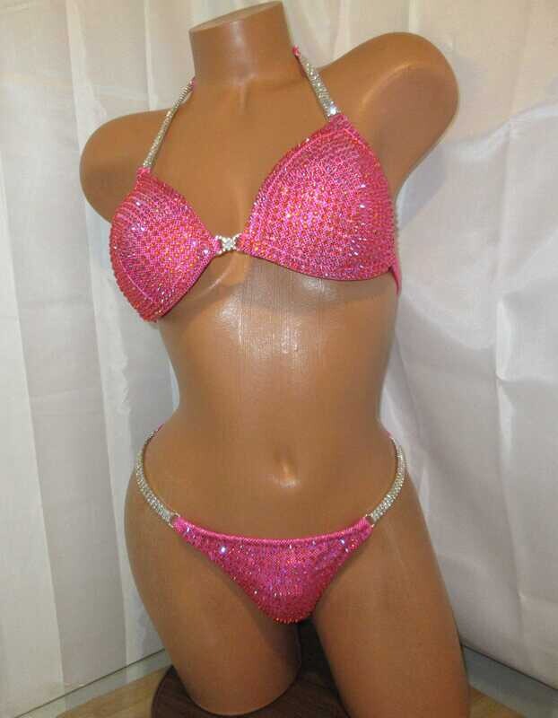 COMPETITION BIKINI