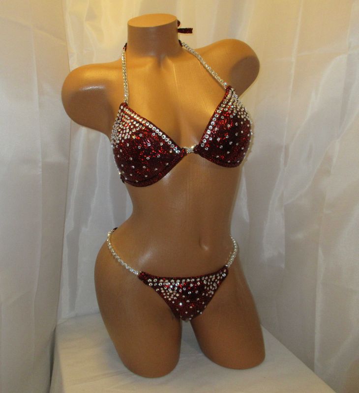 COMPETITION BIKINI