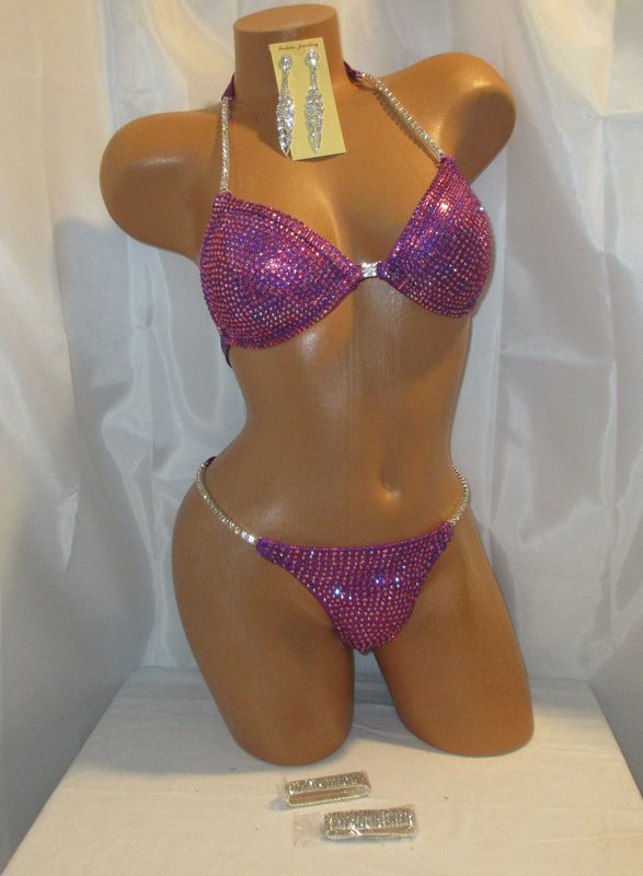COMPETITION BIKINI