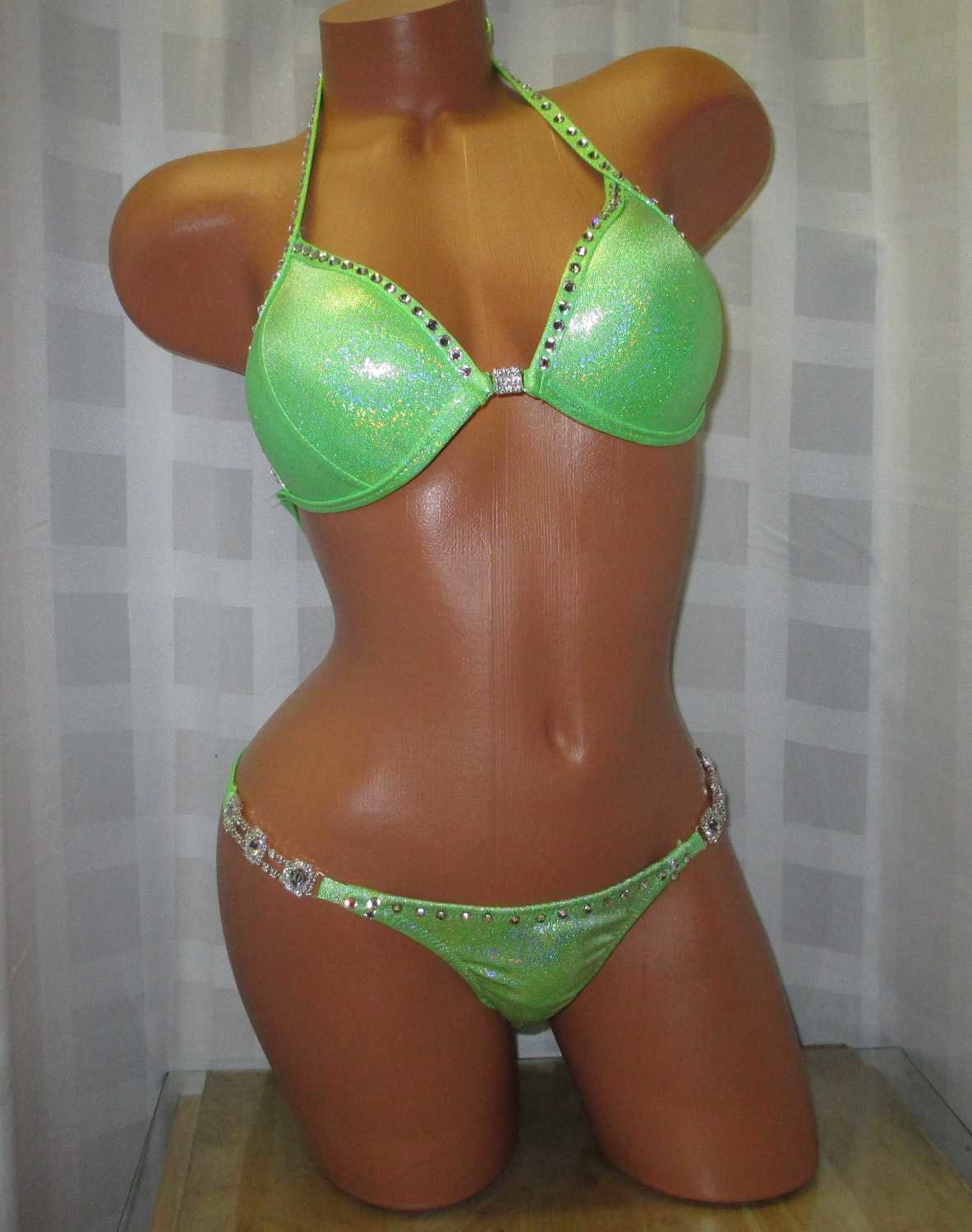 COMPETITION BIKINI
