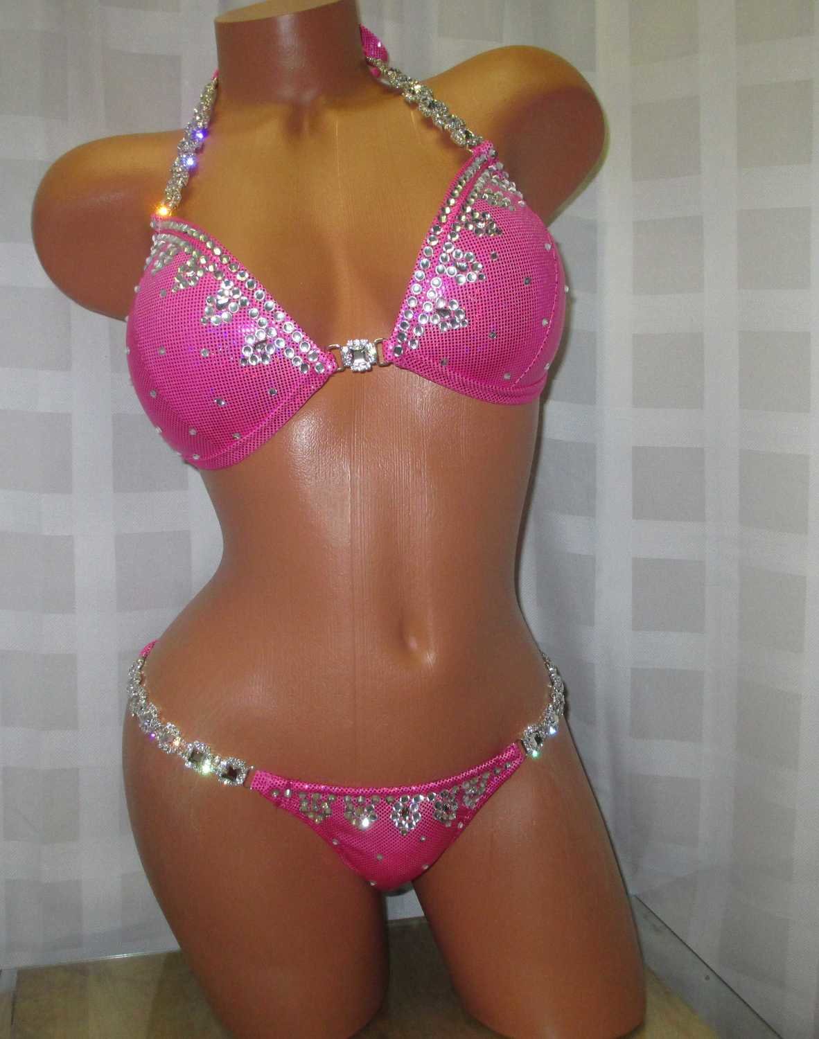 COMPETITION BIKINI