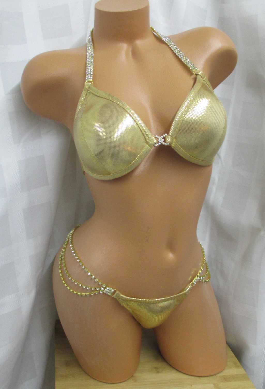 COMPETITION BIKINI