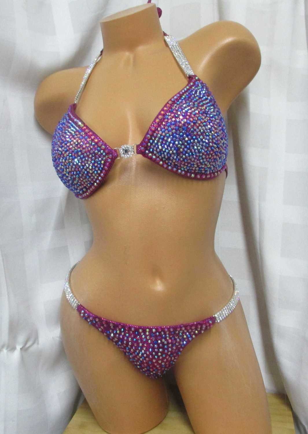 COMPETITION BIKINI