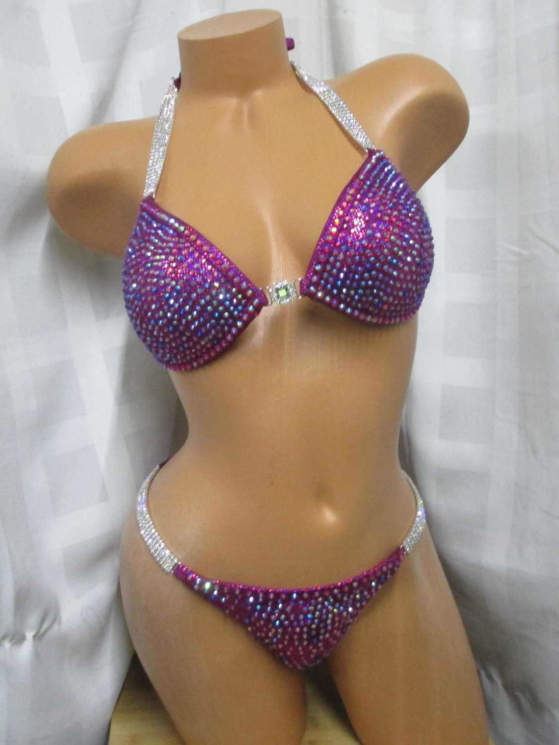 COMPETITION BIKINI