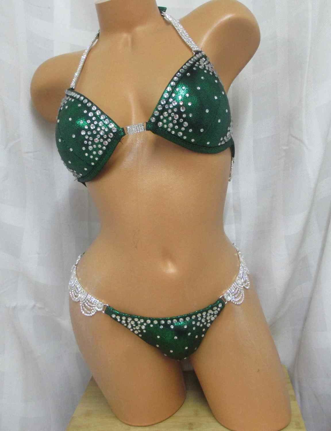 COMPETITION BIKINI