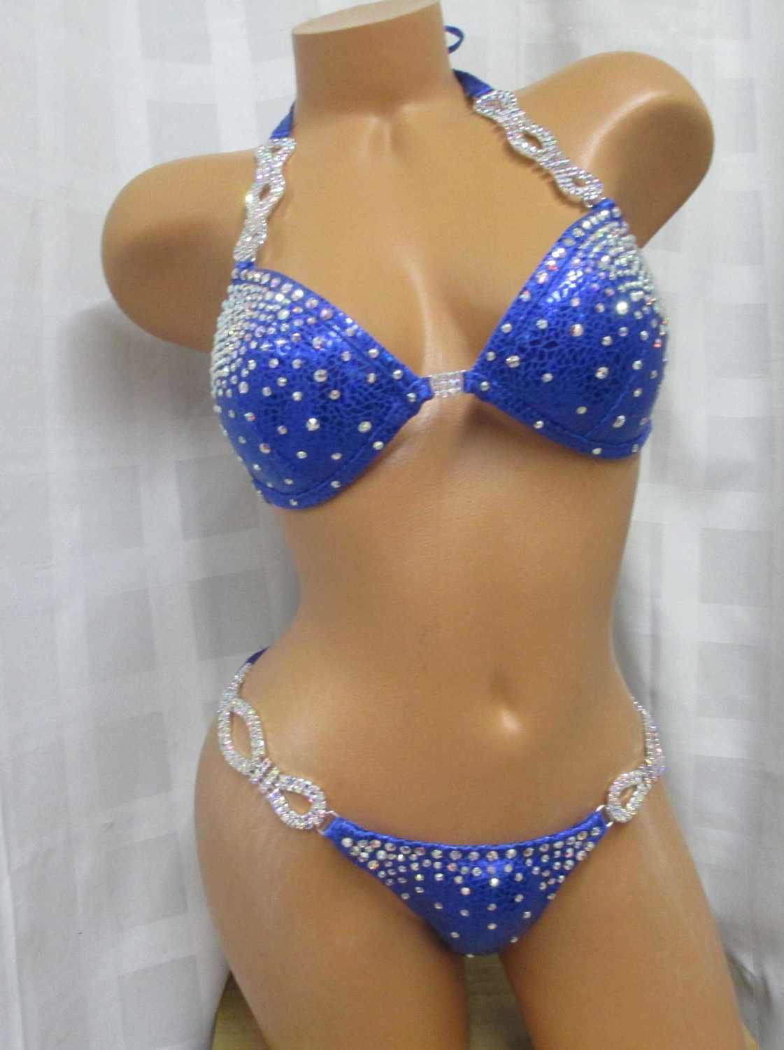 COMPETITION BIKINI