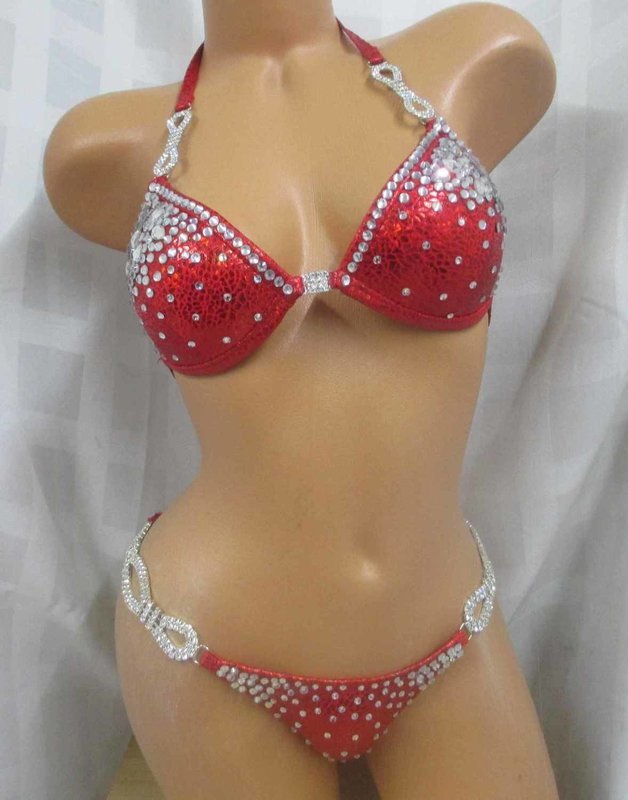 COMPETITION BIKINI
