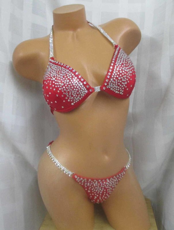 COMPETITION BIKINI