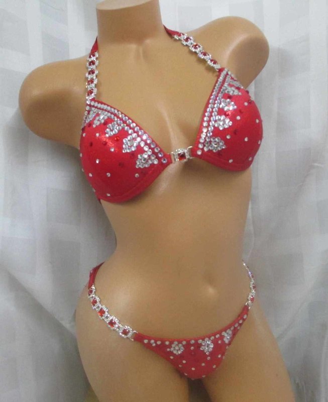COMPETITION BIKINI
