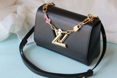 Louis Vuitton twist women bag ODSB27