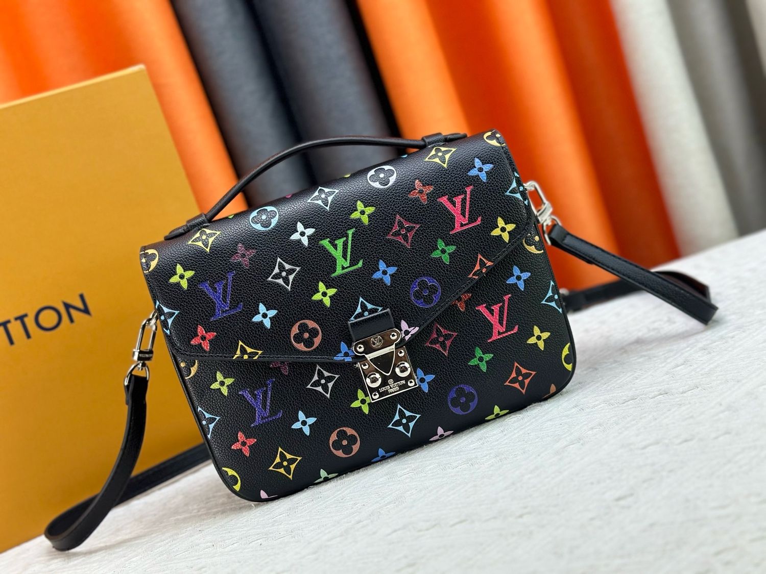Louis Vuitton pochette metis women bag ODSB039