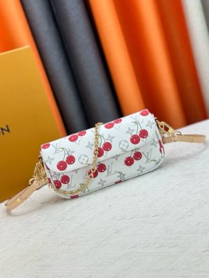 Louis Vuitton wallet on chain lvy women bag ODSC10