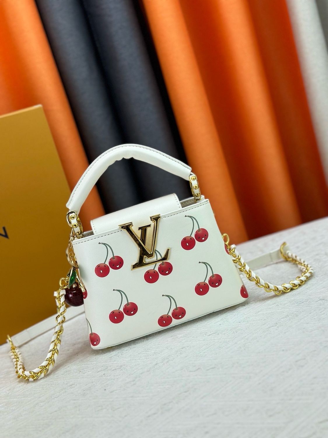 Louis Vuitton capucines taurillon women bag ODSC17