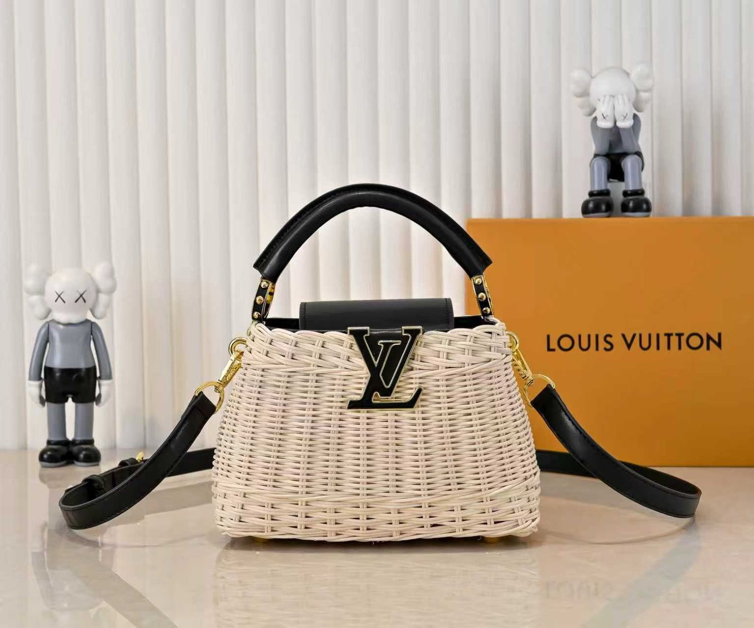 Louis Vuitton capucines women bag ODSF01