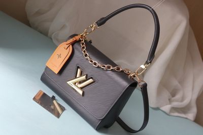 Louis Vuitton twist women bag ODSF19