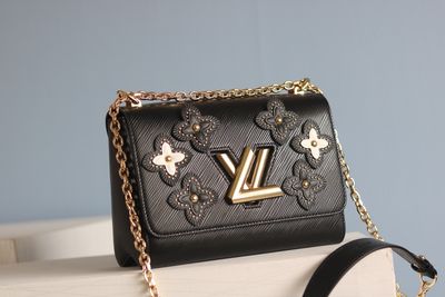 Louis Vuitton twist women bag ODSF22