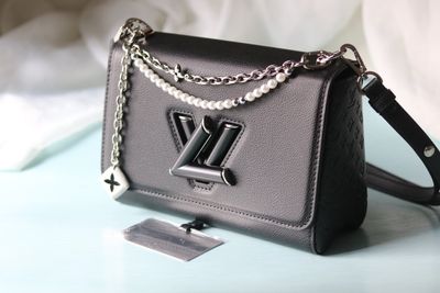 Louis Vuitton sac twist mm slim women bag ODSF24