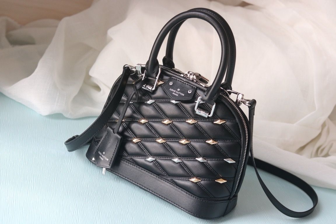 Louis Vuitton alma bb women bag ODSF26