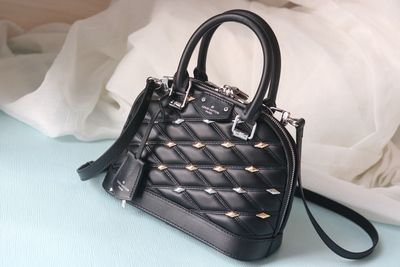 Louis Vuitton alma bb women bag ODSF26