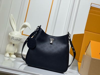 Louis Vuitton all around crossbody bag ODSG14
