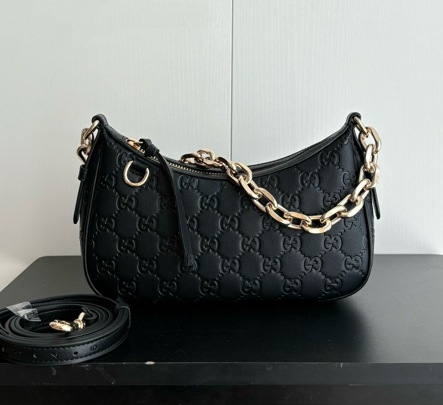 Gucci bag — GHRH01 GG Embossed Strap Shoulder Bag