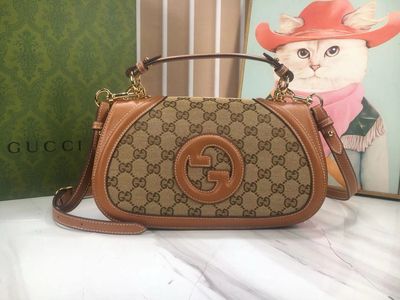 Gucci Bag — GHRH07 Embossed G Shoulder Bag