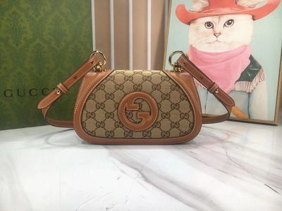 Gucci Bag — GHRH08 Embossed G Shoulder Bag Small