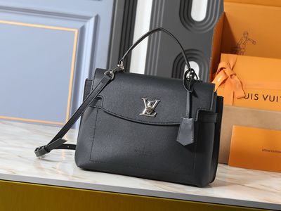 Louis Vuitton Bag — ODSH29 Lockme Ever Handbag