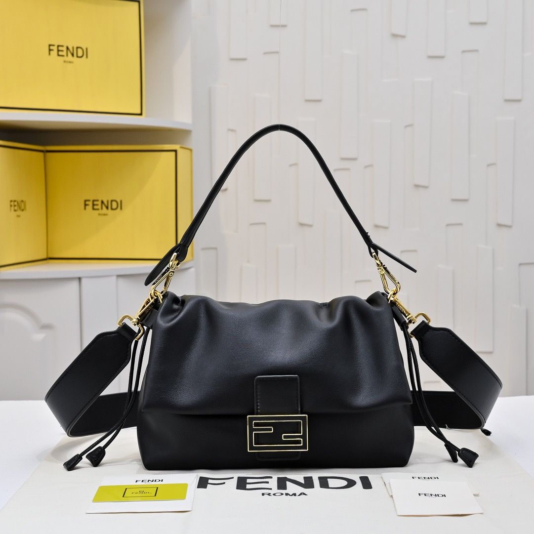 Fendi Bag — Mamma Baguette Shoulder Bag FIAA01