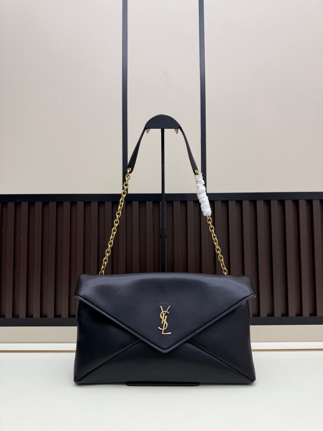 Yves Saint Laurent envelope chain bag REUA03