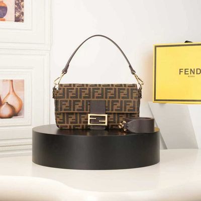 Fendi 1 vintag baguette Bag FIAA03