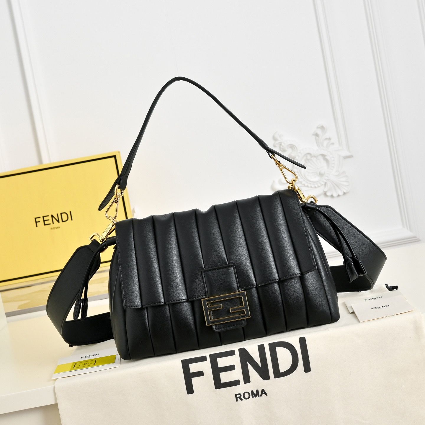 Fendi baguette folds bag FIAA04