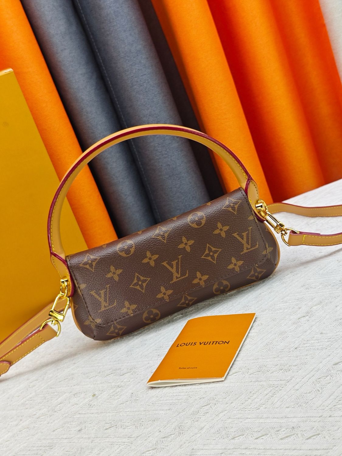 Louis Vuitton looping mm shoulder bag OIBF10