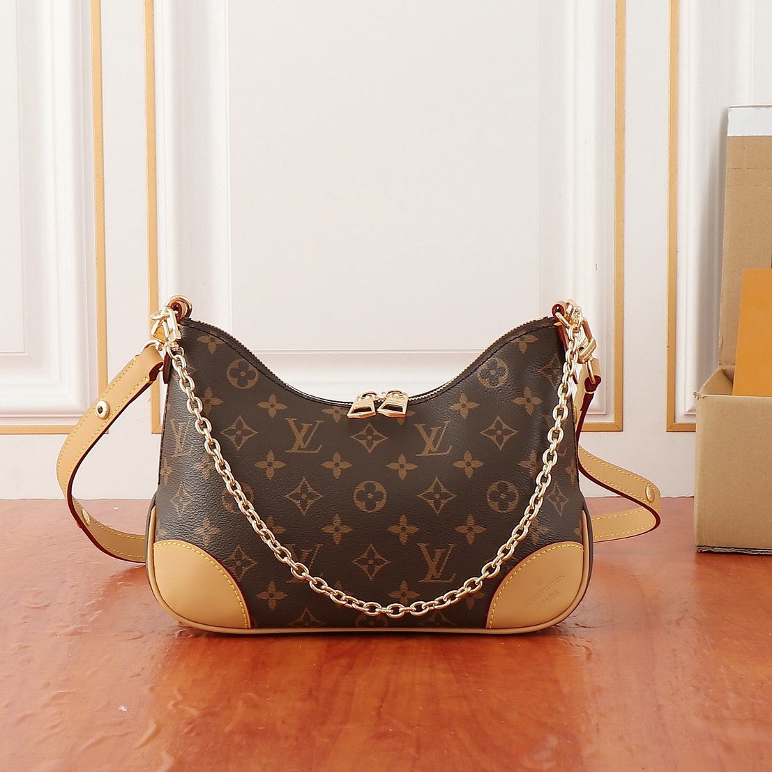 Louis Vuitton Boulogne crossbody bag ODTH05