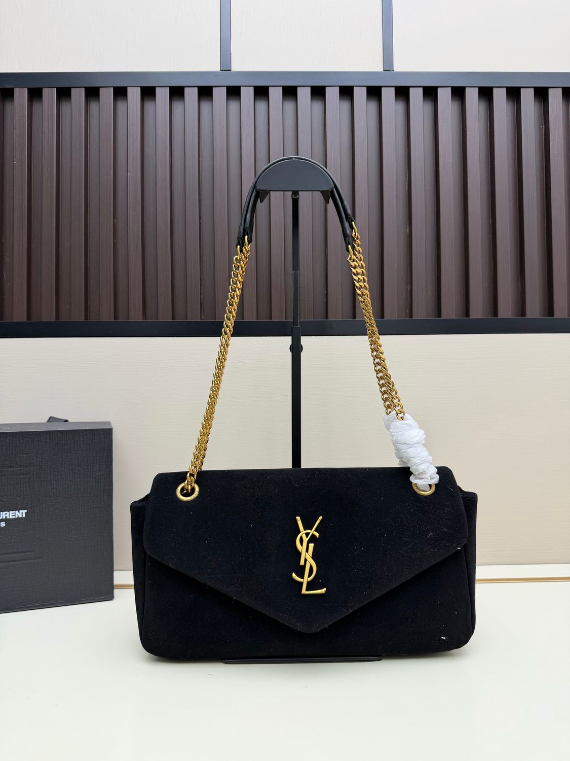 Yves Saint Laurent Loulou chain shoulder bag REII01