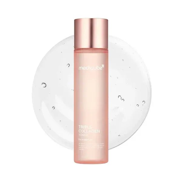 MEDICUBE - Triple Collagen Toner - Giliai drėkinantis tonikas, kuris pagerina odos elastingumą ir padeda atkurti tolygų veido atspalvį.