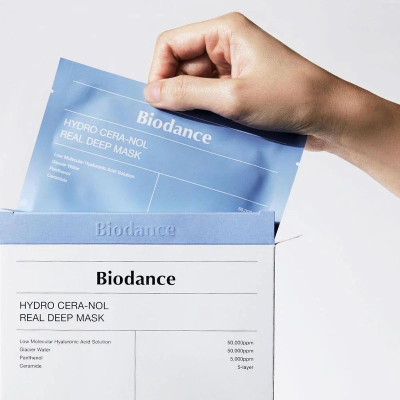 Biodance hydra cera-nol mask - tai produktas, kurio sudėtyje yra ceranolio, puikiai drėkinančio ir greitai raminančio poveikio. 