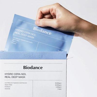 Biodance hydra cera-nol mask - tai produktas, kurio sudėtyje yra ceranolio, puikiai drėkinančio ir greitai raminančio poveikio. 