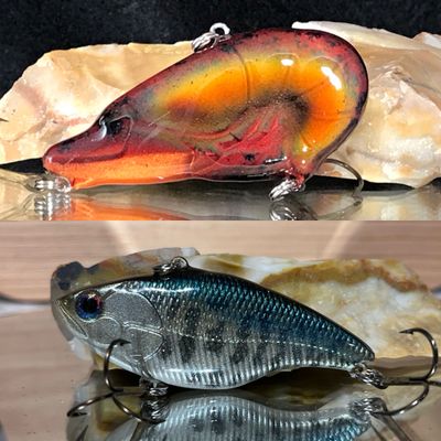 Lipless crankbaits