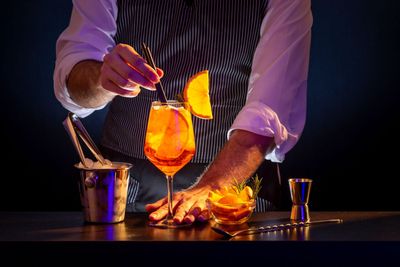 Bar 02